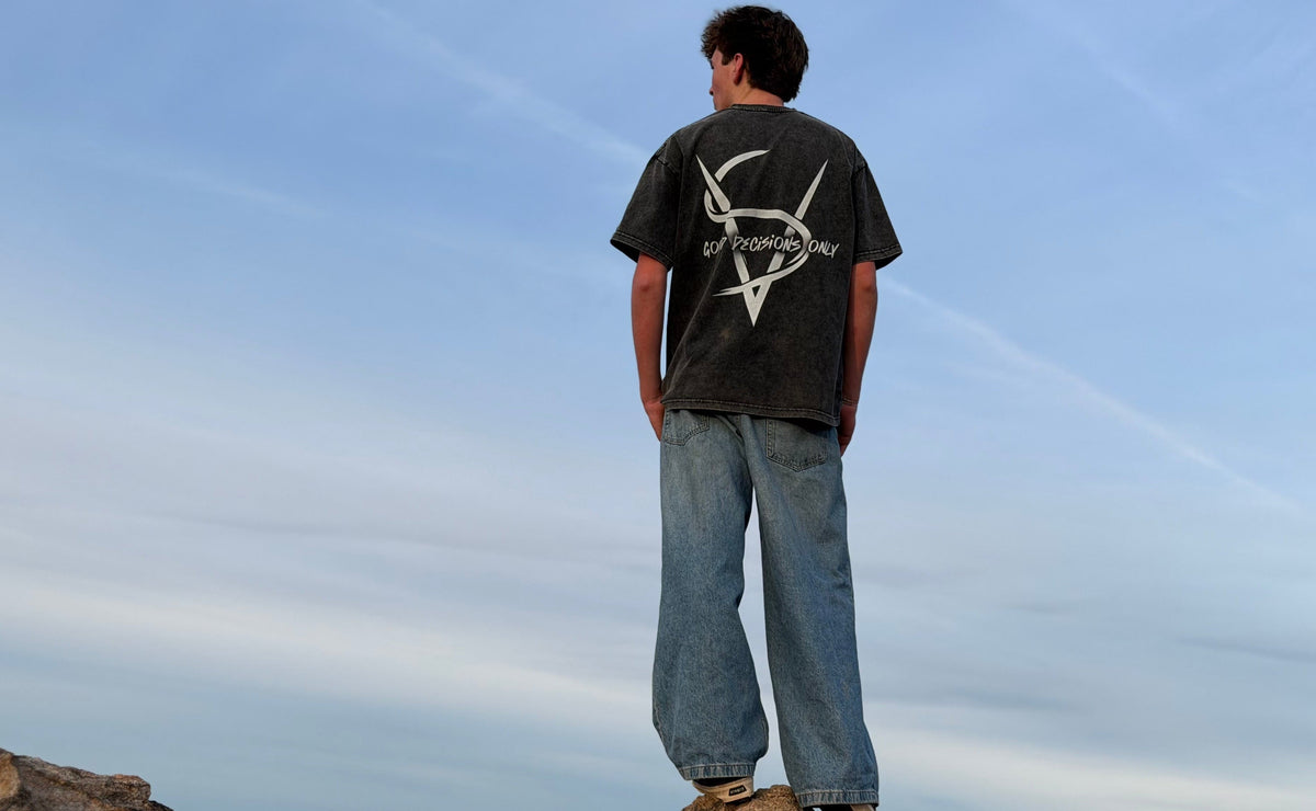 Oversized good decisions only, Ventra tee