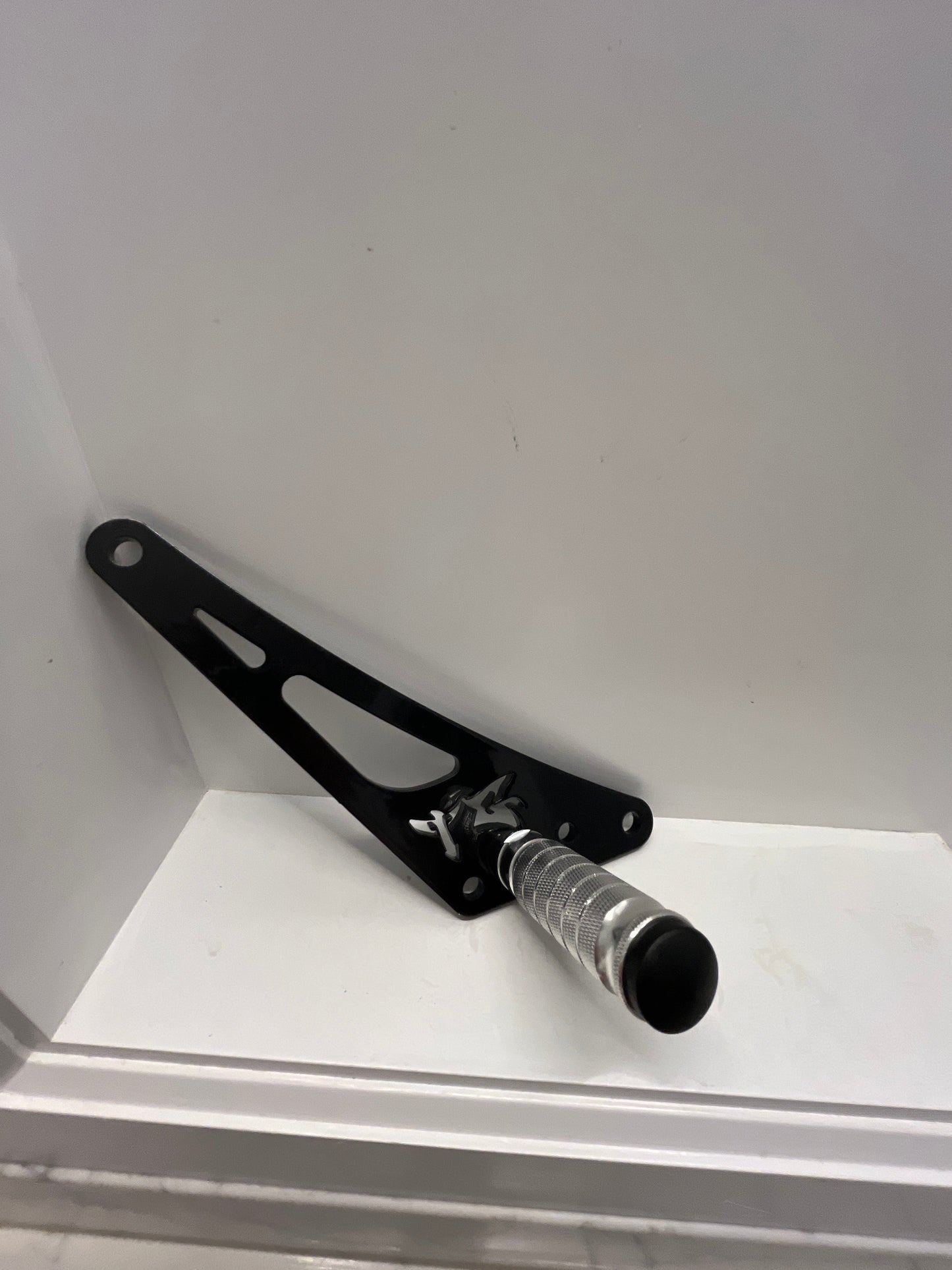 Ultra Bee Shift Lock