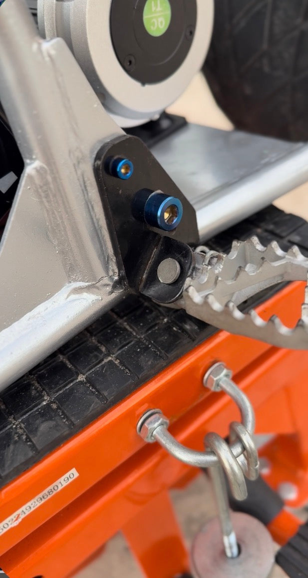 EBOX DRAGSTER PEG TITANIUM BOLTS
