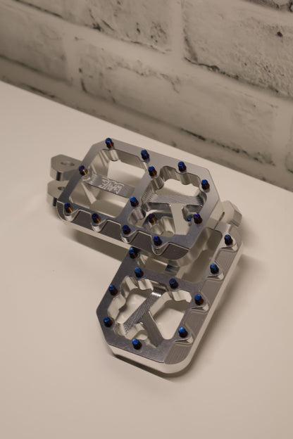 SE TITANIUM WAVE WIDE PEGS. BACK ORDER