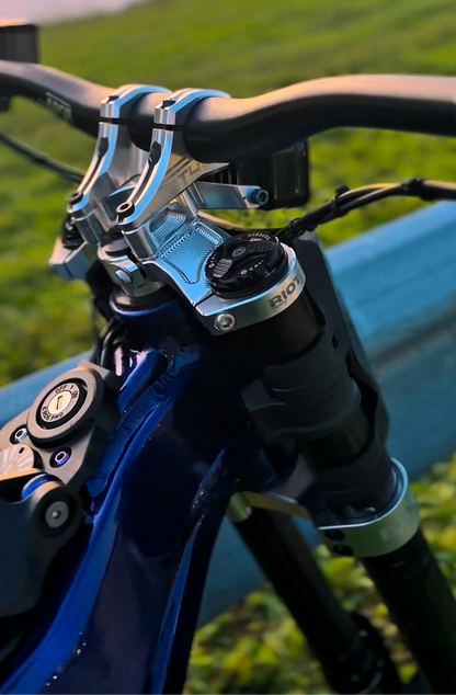 BLACK FRIDAY/CYBER MONDAY DISCOUNT Riot Drop Crown (STOCK SURRON LBX FORKS)